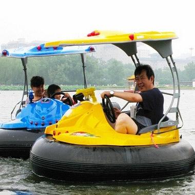 China Water Fun PVC Inflatable Electric Bumper Boat For Swimming Pool for sale