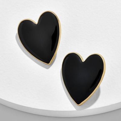 China Fashionable Romantic Oil Black Heart Stud Drip Earrings Shape Sweet Romantic Love Heart Earrings Shape Jewelry Accessories Wholesale for sale