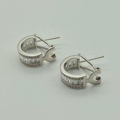 China Shiny Luxury White Color Pierced Earring 2022 Newest Hot Selling Style 925 Sterling Silver Round Hoop Earrings For Women for sale