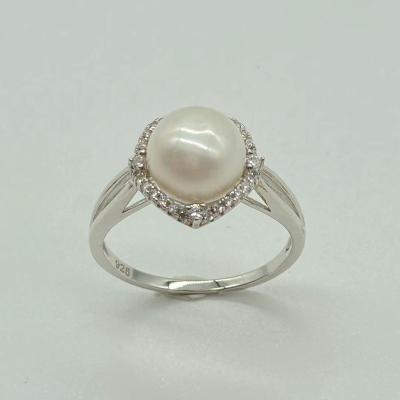 China Latest Beautiful CLASSIC Wedding 925 Sterling Silver Round Pearl Ring for Lady for sale