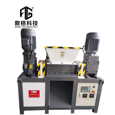 China Hotels Double Shaft Industrial Rubber Small Wood Pallet Scrap Tire Recycling Shredder For Sale for sale