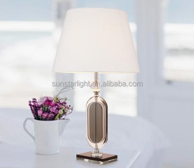 China Modern European Style Crystal Centerpieces Home Decorative Table Lamp for Wedding Living Room Bedroom Made in China for sale