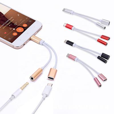 China 2 in 1 Sync and Fill Support Musice Play Audio Type C Audio Converter Earphone Jack Adapter For Samsung Huawei Xiaomi Smart Phone Adapter for sale