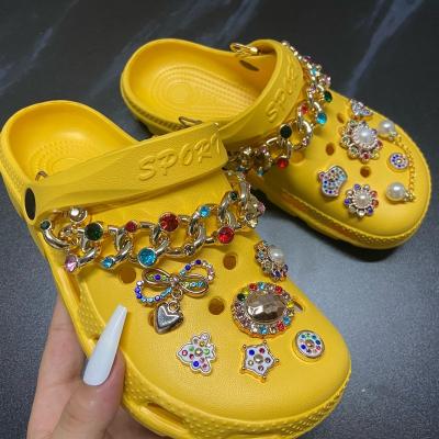 China 2021 Autumn Winter Cave Slippers Women Crystal Rhinestone Charms Sandals Shoes Waterproof Pearl Clogs Eva Fish Nursing Slippers for sale