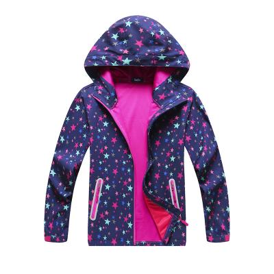 China Fashion Breathable Printing Kids Girls Windproof Softshell Outdoor Hiking Jacket With Hood for sale