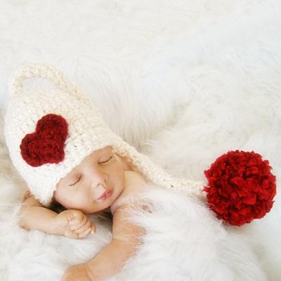 China Wholesale Baby Photography Props Baby Photography Comfotable Heart Long Tail Red Knitted Hat for sale