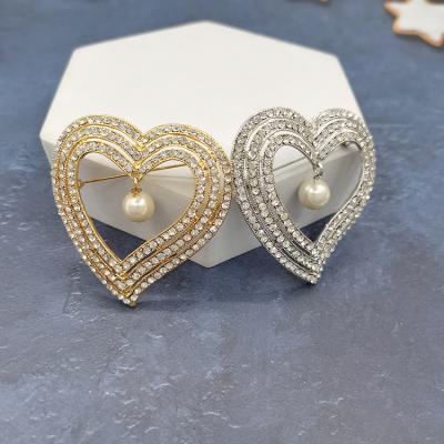 China Lady Heart Shaped Luxury Wholesale Trendy Designer Inspired Brooch and Lady Brooch Set Jewelry for sale