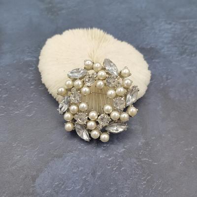 China Popular Fashion Brooch Pin Wholesale Crystal Women Brooch Gold Pin Brooch Wholesale Custom Flower Loose Pearl for sale