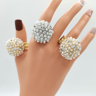 China 2021 Wholesale Environmentally Friendly Expandable Pearl Crystal Jewelry Elastic Ring Ladies Ring for sale