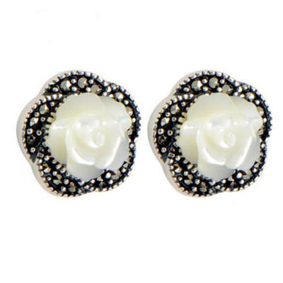 China 925 Silver Rosettes Mother of Pearl Stud Earrings (E014904W) for sale