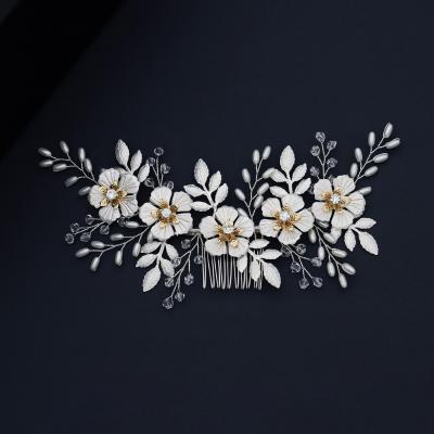 China Head Flower Rosa Bessie Woman White Pearl Wedding Tiara Jewelry Luxury Popular White Asphodel Hair Comb Design for sale