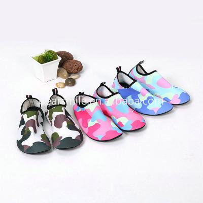 China Quick-drying aqua wholesale unisex shoes massage beach rubber shoes for sale