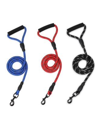 China Sustainable Chef's Customization Pet Lead Dog Leash With Soft Foam Handle for sale