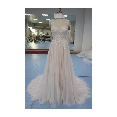 China New V neckline sleeveless lace wedding dress factory direct sales long tail breathable warm bridal dress for sale