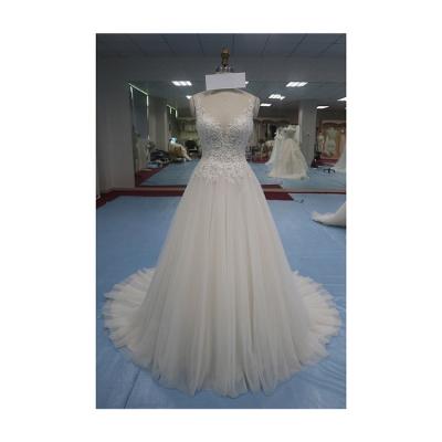 China Breathable Luxury White V-neck Lace Bridal Gown Sexy Flare Sleeveless Mermaid Wedding Dress for sale