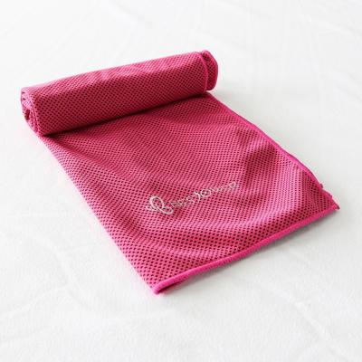 China Custom Microfiber Cooling Gym Towels Antimicrobial Face Hand Towel For Yoga Sports Compressed Roll Square Rectangle Everyday Use for sale