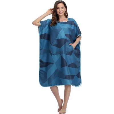 Chine Homme adulte serviette en microfibre poncho en capuche serviette de plage nager changer de robe surfer à vendre