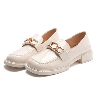 China Waterproof 2021 Latest Ladies Flat Shoes Ease Womens Loafers Wholesale Lady Workout White Leather Casual Shoes for sale