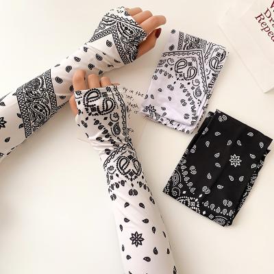 China Antibacterial Cute Printed Sleeve Slaps Ins Cartoon Sunscreen Arm Sleeves Armguard Summer Driving Arm Warmers Cycling Fashion Sleeves for sale