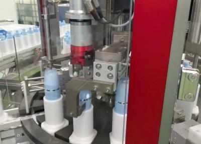 China Diámetro de relleno y que capsula automático estable 25-60m m de la emulsión del cuidado de piel de la máquina en venta