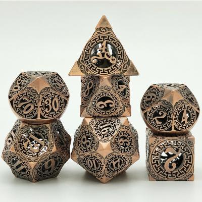 China Polyhedral Dies Set Wholesale 7pcs Custom Engraved Casino Black Dungeons and Dragons Makers Board Game RPG Dies Set Pointed Dnd Metal Dies Set for sale