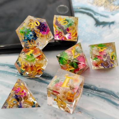 China Polyhedral Dies Set Wholesale 7pcs dnd resin dice set dnd resin tabletop dice clear crystal dungeons and dragons custom rune board game for sale