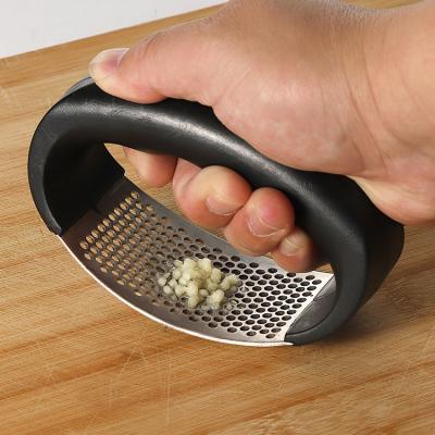 China Viable Accessories High Quality Kitchen Tools Stainless Steel Ginger Crusher Garlic Press for sale