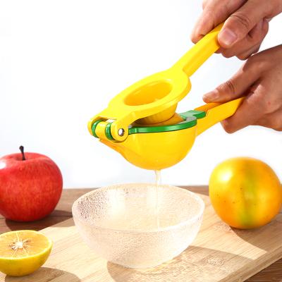 China Viable Hand Manual Kitchen Instrument Orange Juicer Kitchen Tools Manual Portable Juicer Lemon Fruit Juicer Squeezer for sale