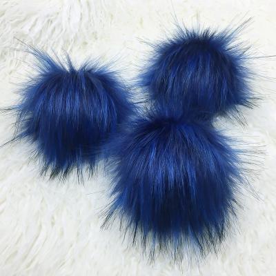 China Luxury Eco-Friendly Faux Raccoon Fur Pompom With Handmade Sewing Fur Ball Snap Hat Toppers for sale