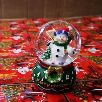 China Holiday decoration & 2021 New Arrival Festival Gift Crystal Ball Fashionable Glowing Crystal Ball Desk Ornament for sale