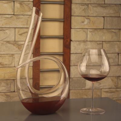 China Hot Selling Home Accessories 1500ml 6 Party Barware Bar Shaped Crystal Glass Wine Handmade Lead Free Decanter for sale