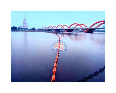 China Strong Resistance to Wind and Waves The High Strength Customized Popular to Extended Sunlight All Type of Hydrocarbons PVC Solid Oil Containment Boom for sale