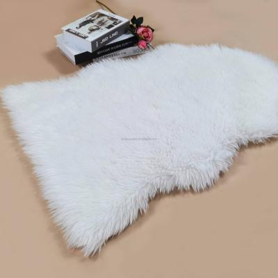 China Washable Full Polyester Faux Sheepskin Fur Blanket With Long Pile for sale