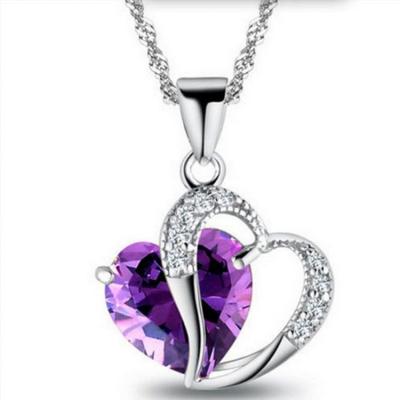 China Hiphop Hot Sale Tiny Crystal Heart Necklace For Women Chain Heart Shape Pendant Gift Silver Necklace for sale