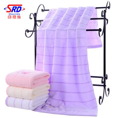 China Embroidery Bath Towels Kid Safe Customized 100% Cotton 500gsm Luxury White Hotel Towel With Custom Logo for sale