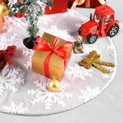 China Christmas Party Decoation Christmas Tree Decor Snowflake White Christmas Tree Skirt Fur Skirt For Christmas Decorations Christmas Xmas Gift 2021 High Quality for sale