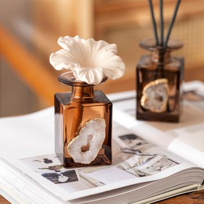 China Custom Flameless Luxury Hotel Decoration Scent Perfume Glass Bottle Gift Set Reed Diffuser for sale