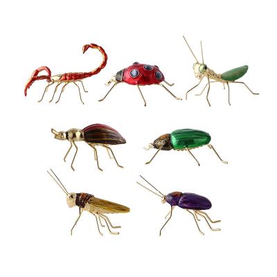 China Nordic insect decoration modern light luxury metal living room metal open personality creative insect ornaments simulation beetle props for sale