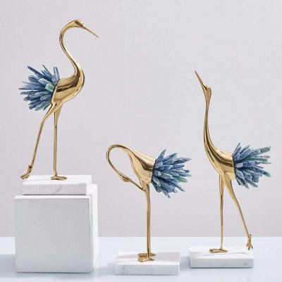 China High Quality Home Natural Metal Crane Bird Sculpture Table Living Room Decoration Crystal Cooper Crane Ornaments Nordic Home Decoration Crafts for sale