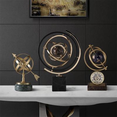 China Home Gift Modern Creative Fashion Metal Top Table Top Craft Decoration Office Study Room Luxury Vintage Globe Clocks Home Decorations for sale