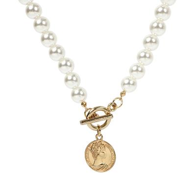 China New Trendy INS Cool Wind Short Chain Necklace Metal FIDELITY Clavicle Chain Pearl Pendant Necklace for sale