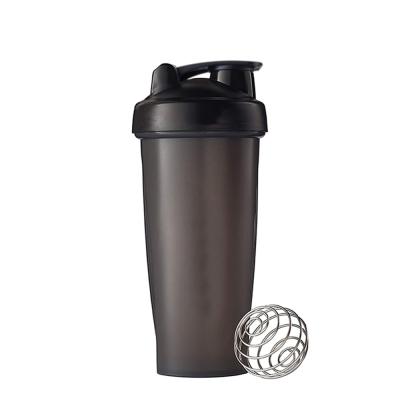 China Stocked Wholesale Custom Logo 20oz Gym Protein Shaker Bottle Shaker Plastic Cup for sale