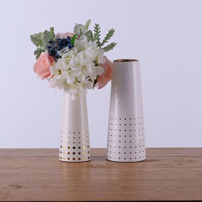 China Decorative Vase White Home Gold Dot Europe Ceramic Polka Dot Flower Vase for sale