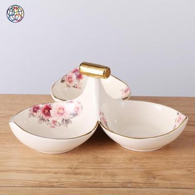 China Unique And Beautiful Personalized Sustainable Fruit Dish Porcelain Plates Cream Gold White Homeware With Flower for sale