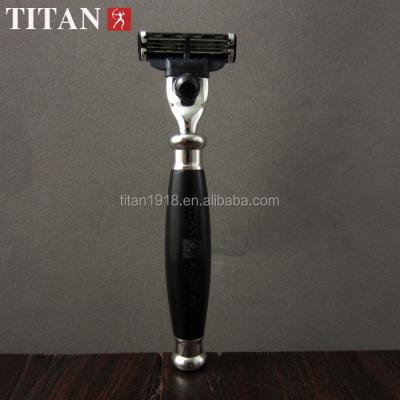 China Triple Blade Titan Shaving Products 3 Layers Blade Razor 3 Layers BLADE Triple Blade Wooden Handle for sale