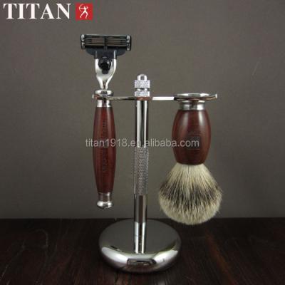 China Titan Triple Blade Wooden Handle Triple Blade Razor Brush Stand Up Men's Shaving Kit for sale