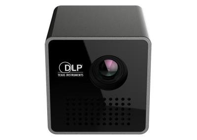 Chine Mini projecteur de DLP de HD construit dans le projecteur intelligent de laser de la poutre P1 de lumière de la batterie LED à vendre