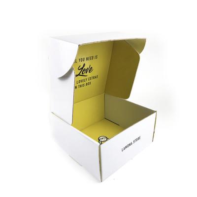 China Custom Recycled RP Cardboard Materials Paper Postage Box Subscription Flat Shipping Corrugated Packing Box Corrugated Box With Logo For Parcels for sale