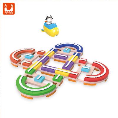 China 167pcs Non-Toxic Eco-friendly Diy Educational Assemble Clover Blocks Track Car Toy Interlocking Bricks Set for sale