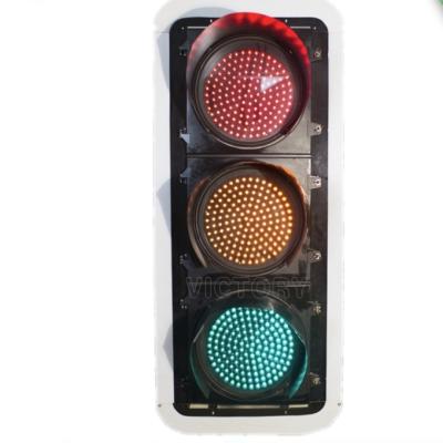 China PC Housing New Arrival 300mm Intelligent Solar Powered LED Traffic Light for sale